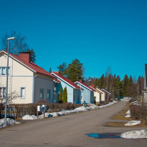 Kaukolämpö omakotitaloon.