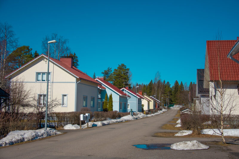 Kaukolämpö omakotitaloon.
