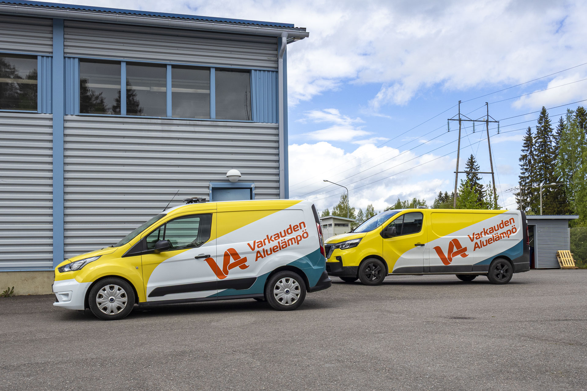 Varkauden Aluelämmön autot.