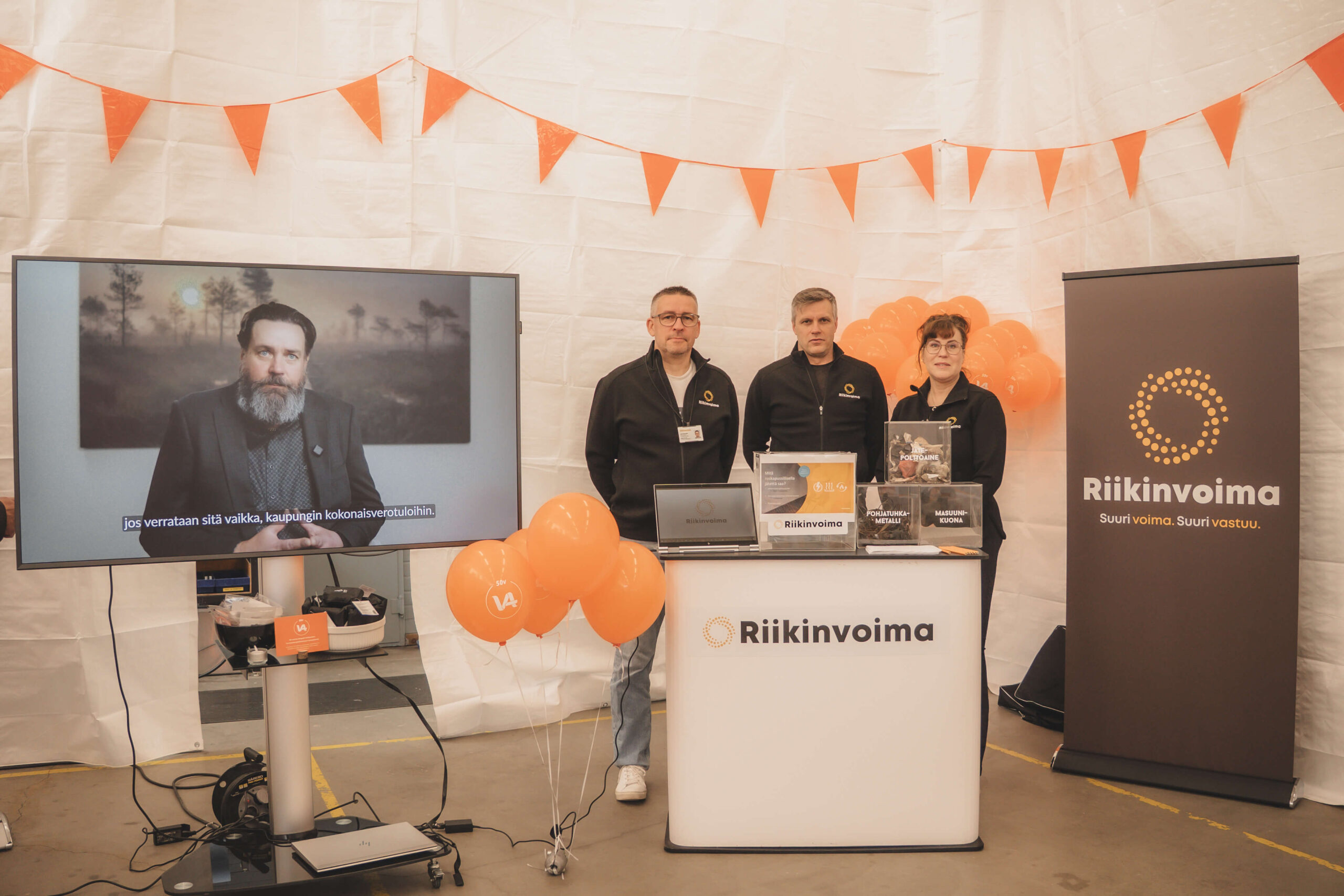 Riikinvoiman esittelypiste.